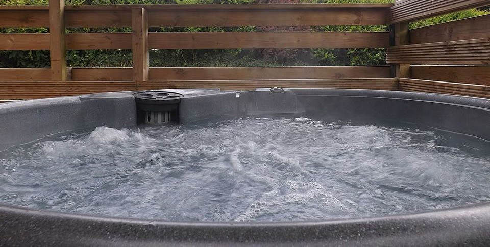 hot-water-bubbling-hot-tub-spa